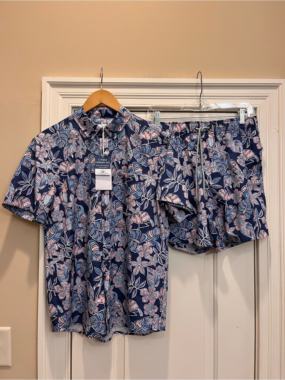 NWT Vintage Summer Men’s Navy Floral Swim Trunk Set- Seersucker Buttondown